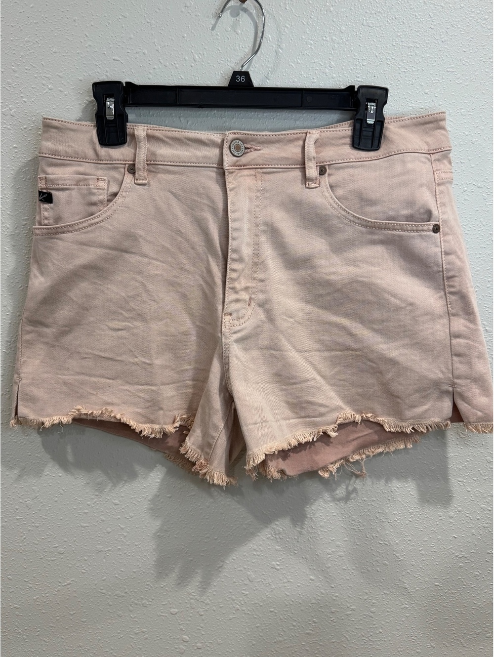 KanCan for Maurices Women’s Size 30 Blush Pink High Rise Frayed Hem Denim Shorts